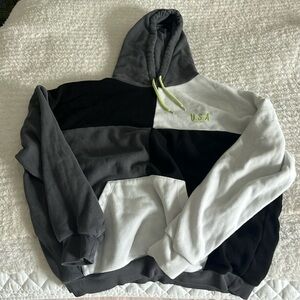 urban ourfittter hoodie